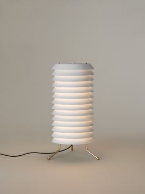 MAIJA 30: METALLIC LAMPSHADE FINISHED IN MATTE WHITE. BRASS