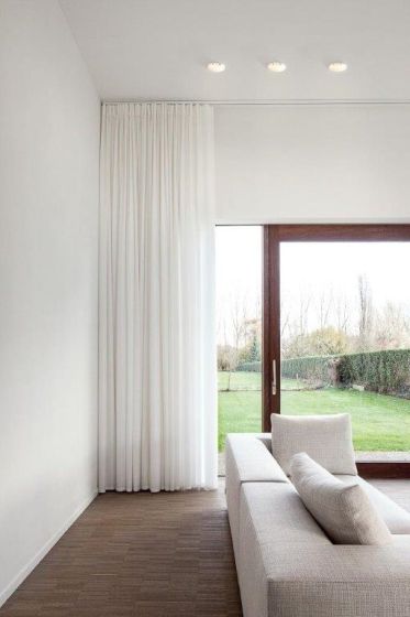 floor to ceiling linen curtains